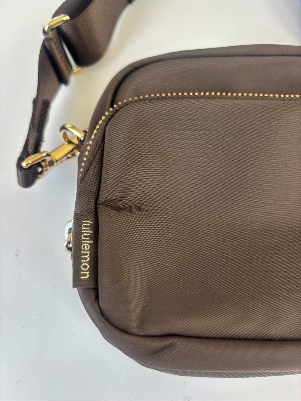 lululemon athletica Brown Everywhere Crossbody Bag 2l Walnut brown - Picture 4 of 4